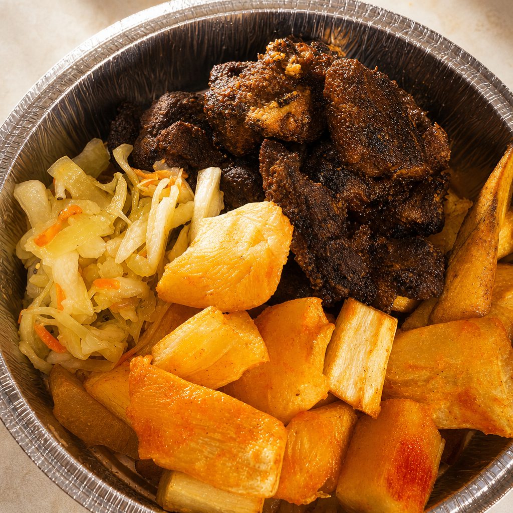 Yuca con chicharron.